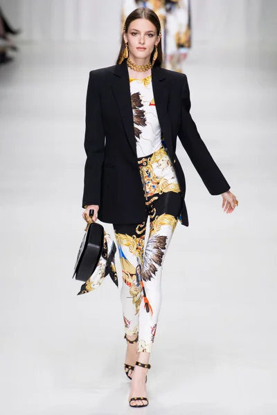 Look 22